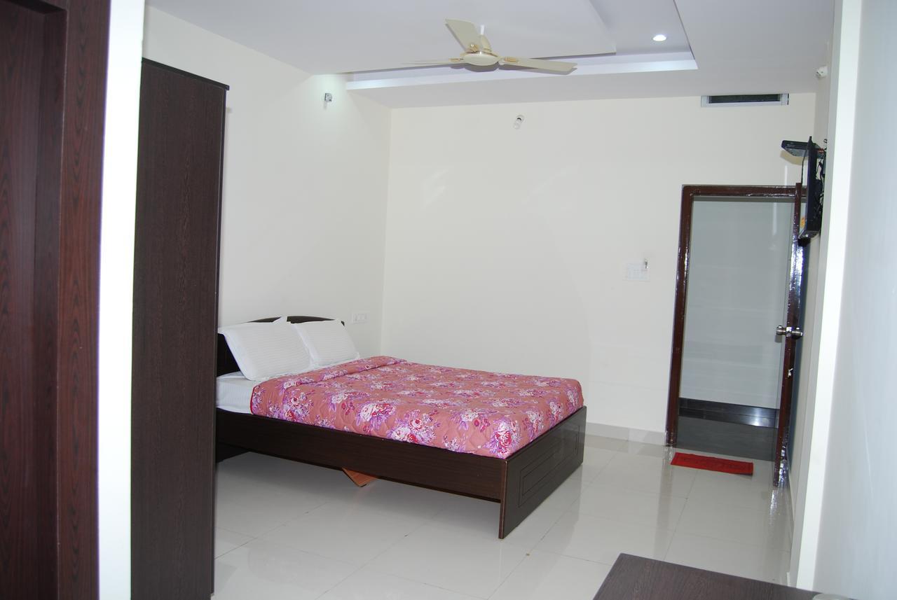 Pratham Residency Hotel Mysore Eksteriør billede