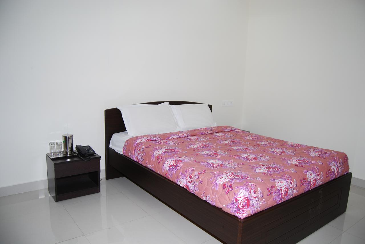 Pratham Residency Hotel Mysore Eksteriør billede